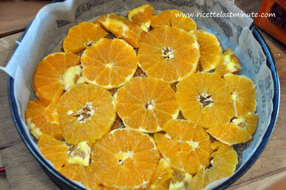 Oranges arranged in a baking tray
