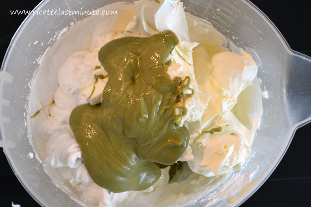 Whipped cream with added sugar, vanillin and pistachio cream spread