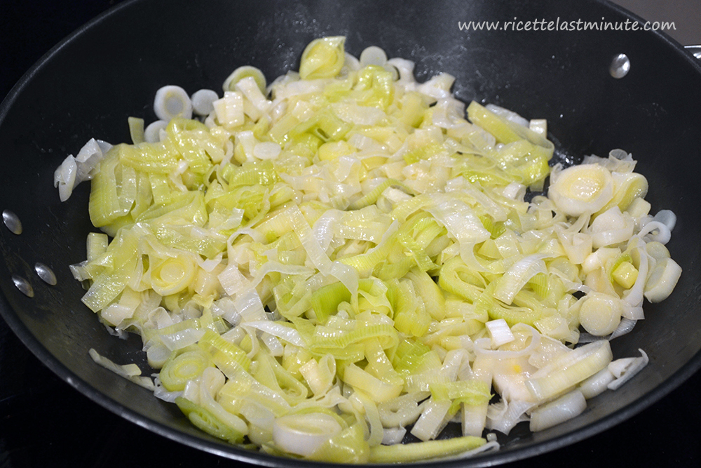 Cooked leeks in a pan