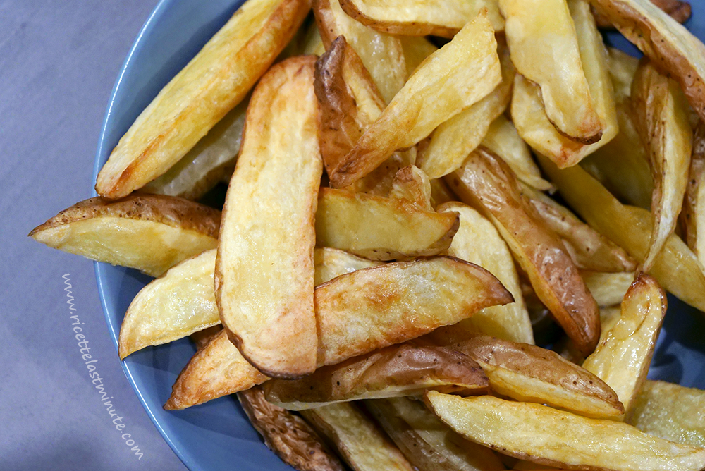 Fried potatoes without (almost) oil in the hot air fryer recipe