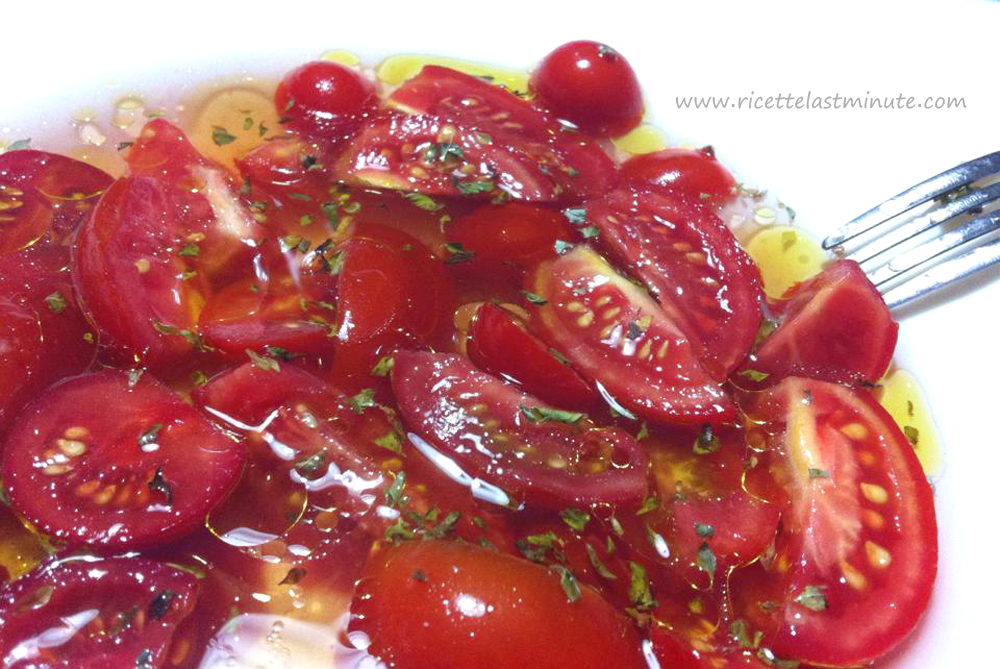 Ricetta dell'insalata di pomodori all'acqua