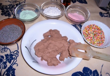 Ingredienti mescolati tutti insieme in una ciotola
