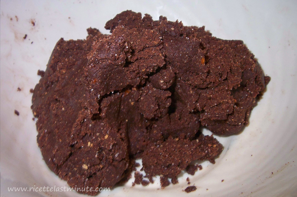 Impasto dei ricci di cioccolata pronto