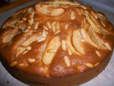 Ricetta della torta di mele e pinoli