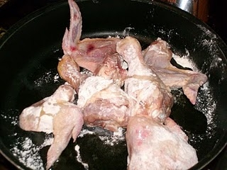 Pollo in padella quasi pronto